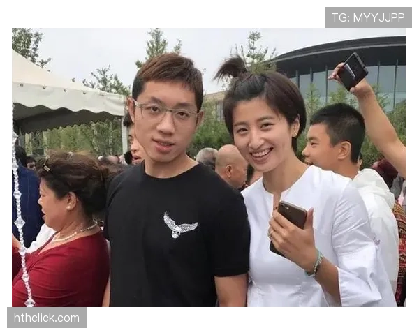 许昕今天豪掷上万，吃饭能点三桌，感觉他的钱包厚得不像话啊